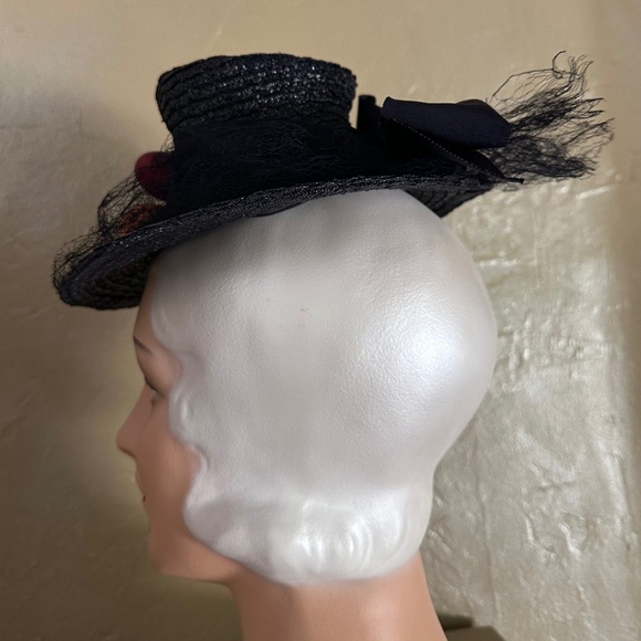 IRRESISTIBLE 1930\'s NAVY STRAW TILT HAT WITH \